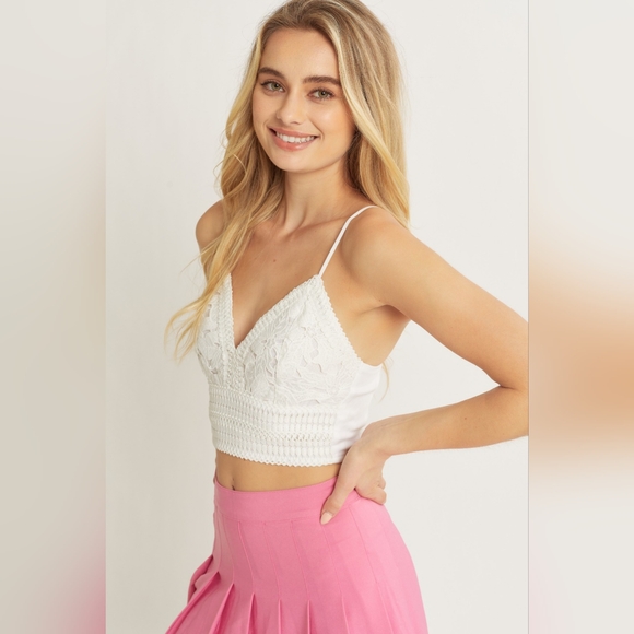 Love Tree Textured Lace Crop Cami - Picture 3 of 4